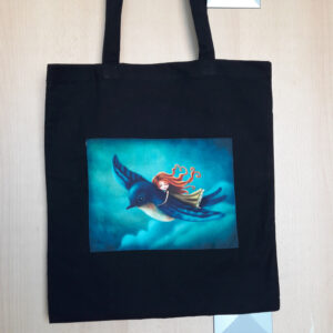 Černá plátěná taška s motivem panenky Gorjus na letícím ptáčku